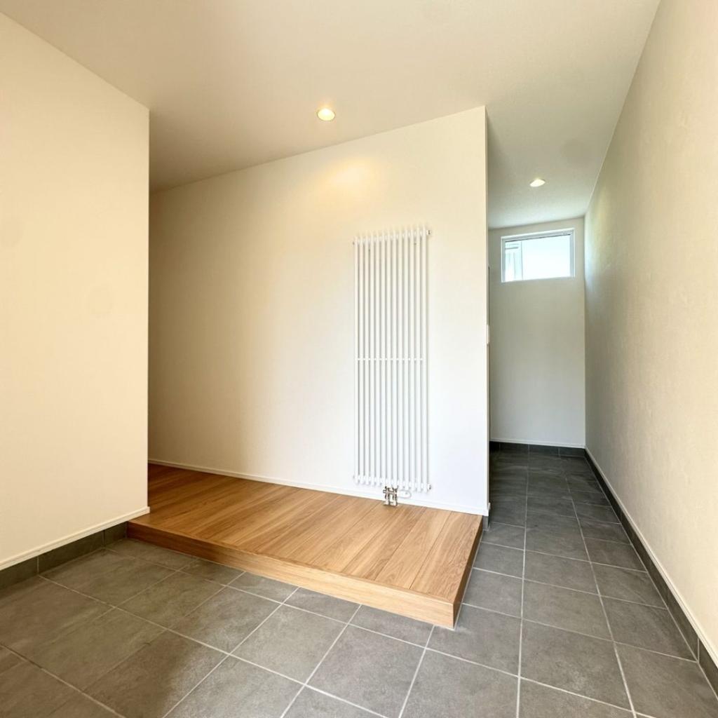 【FLATBASE】  南鈴蘭北２丁目　南東角地   内観