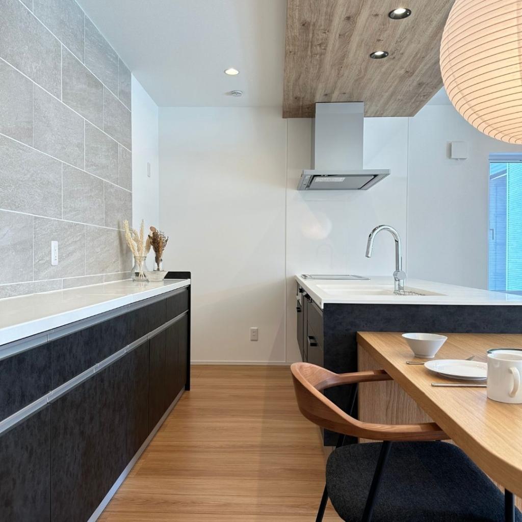 　【fill.】　西18条南2丁目  内観