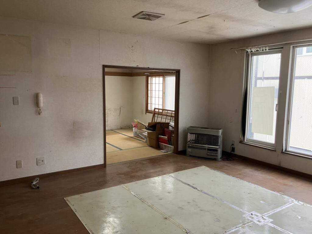 値下げ！店舗併用中古住宅　帯広市西9条南2丁目  内観