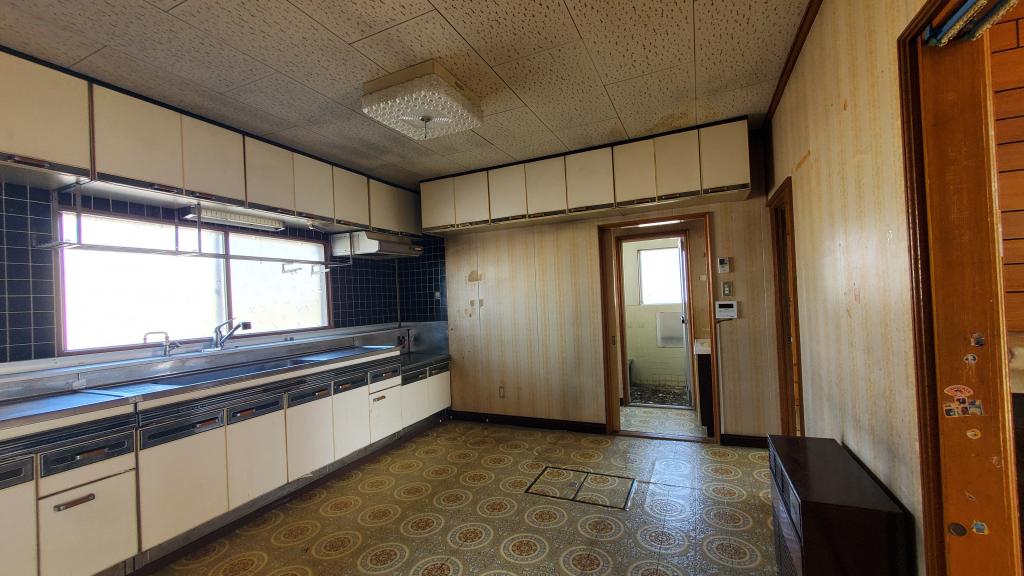 足寄町南7条4丁目81　売家　7LDK　 内観