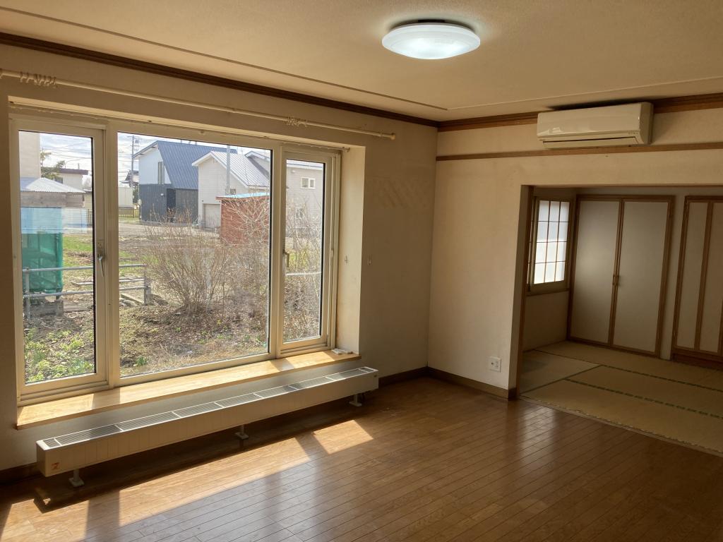 幕別町緑町　2LDK平屋　敷地88坪 ＋ 向かい側に物置付き79坪の土地 内観