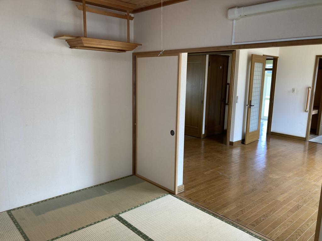 幕別町緑町　2LDK平屋　敷地88坪 ＋ 向かい側に物置付き79坪の土地 内観