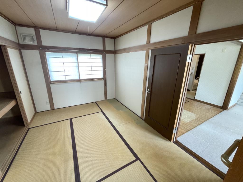 【中古　5LDK】  西24条南2丁目 内観