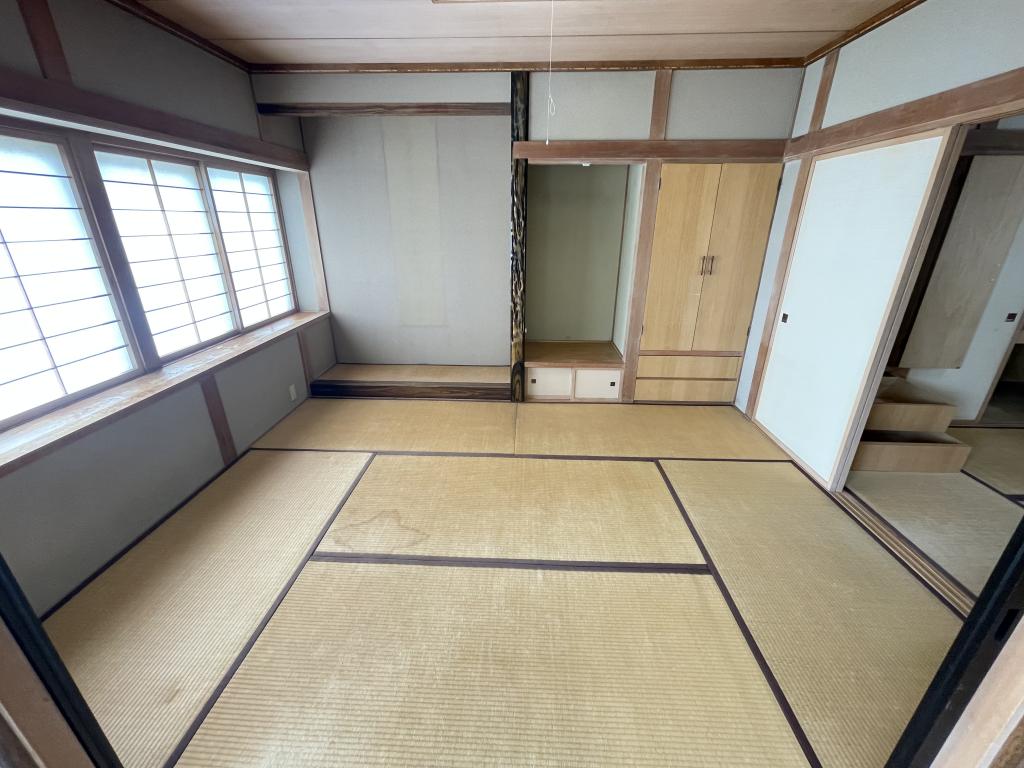 【中古　5LDK】  西24条南2丁目 内観