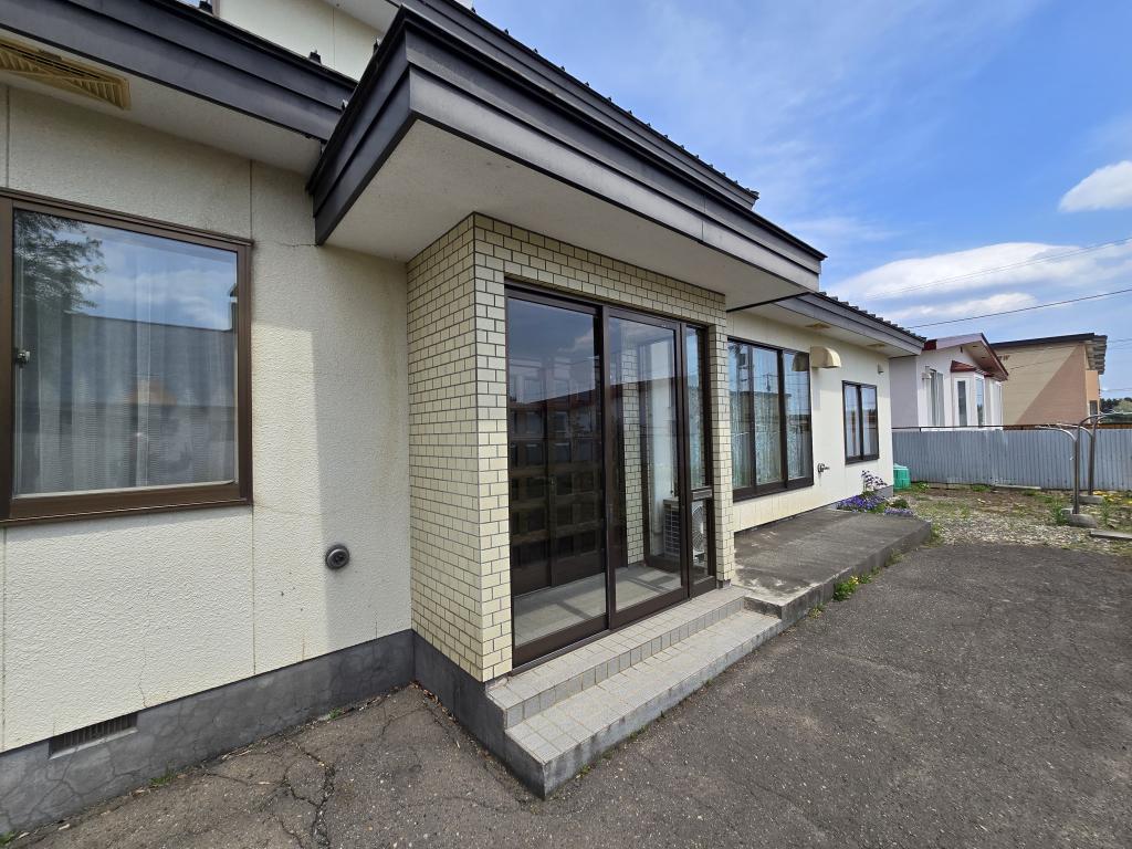 士幌町市街地 北西角地に贅沢な間取りの５０坪邸宅 内観