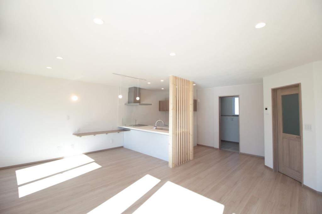  帯広市西12条南3丁目　リノベーション住宅　【5/16(土)オープンハウス開催　予約不要9：30～17：00】 内観