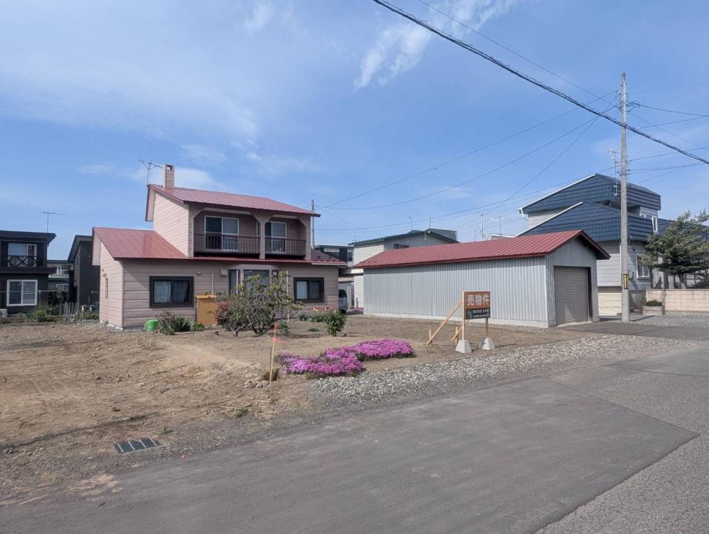 NEW【売土地】西6南33 ☆買い物などの利便性良好な南東角地☆ 内観