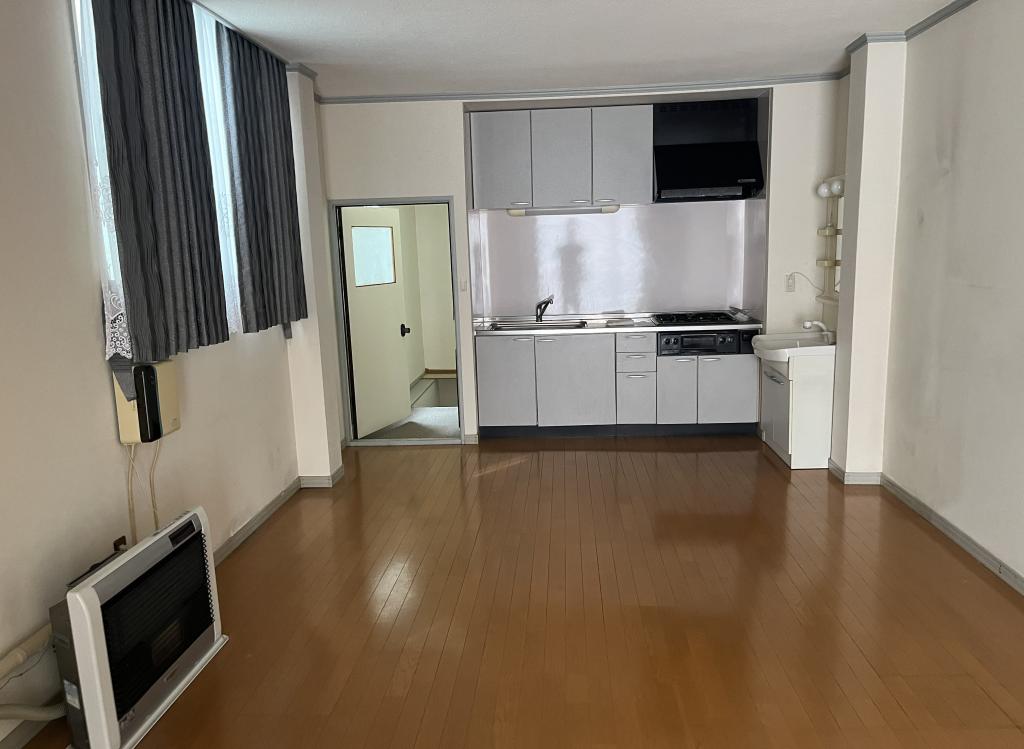 大通南１１　【店舗付き住居】 内観