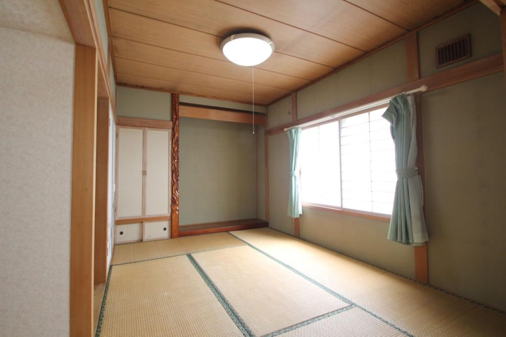 西１８条南４丁目　店舗付き中古戸建 内観