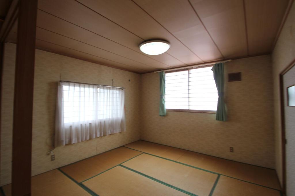 西１８条南４丁目　店舗付き中古戸建 内観