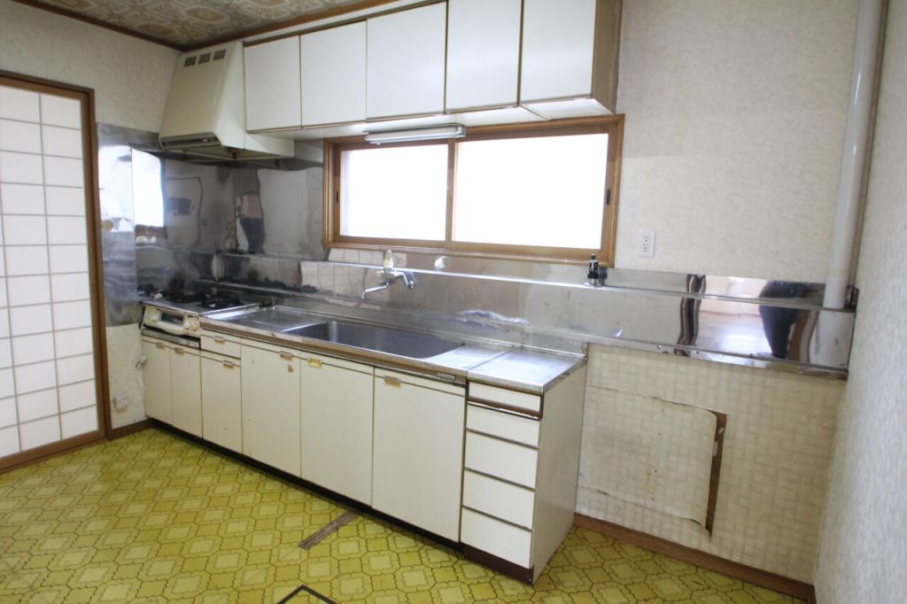 西１８条南４丁目　店舗付き中古戸建 内観