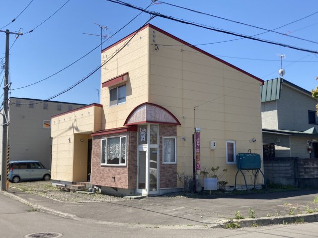西１８条南４丁目【北東角地！店舗兼住宅(美容室跡)が登場★】 内観