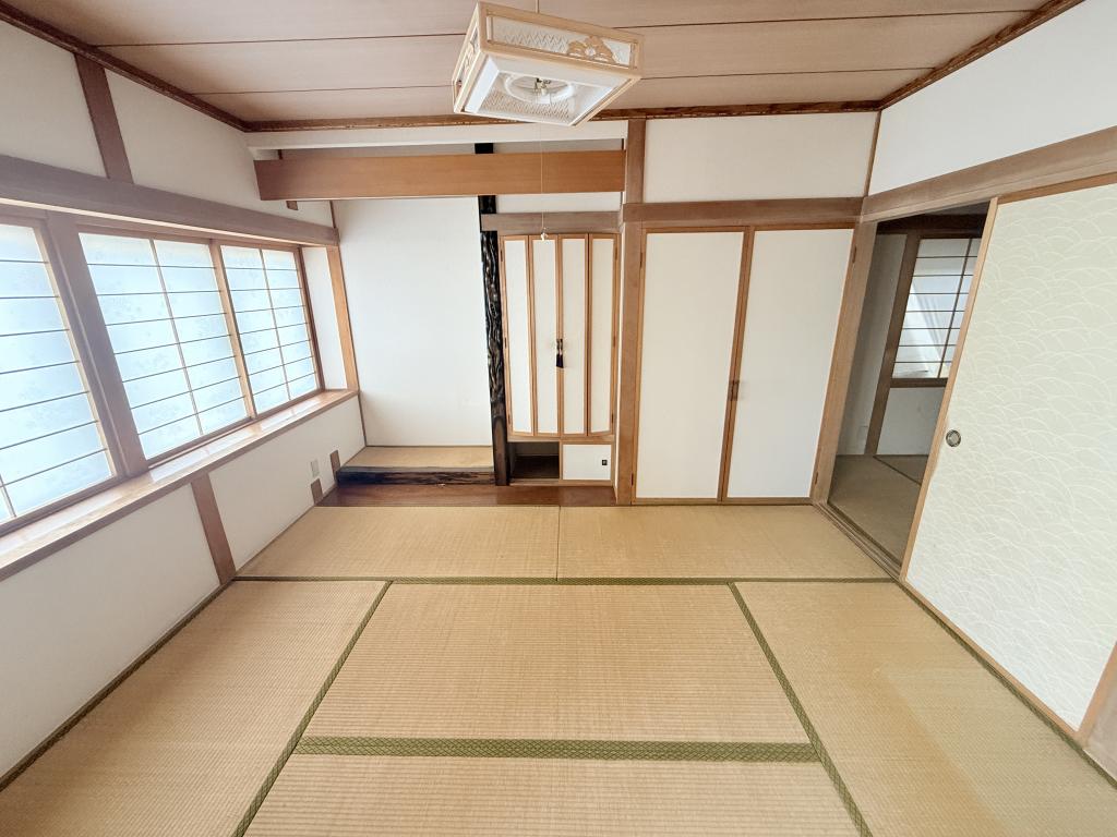 西25条南3丁目の南向き中古住宅  内観
