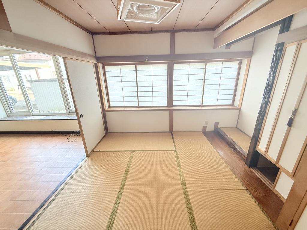 西25条南3丁目の南向き中古住宅  内観