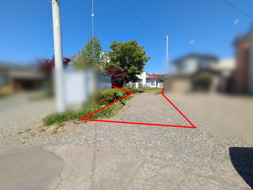 帯広市依田町29番1｜売土地216坪｜建築条件なし・解体後更地渡し 内観