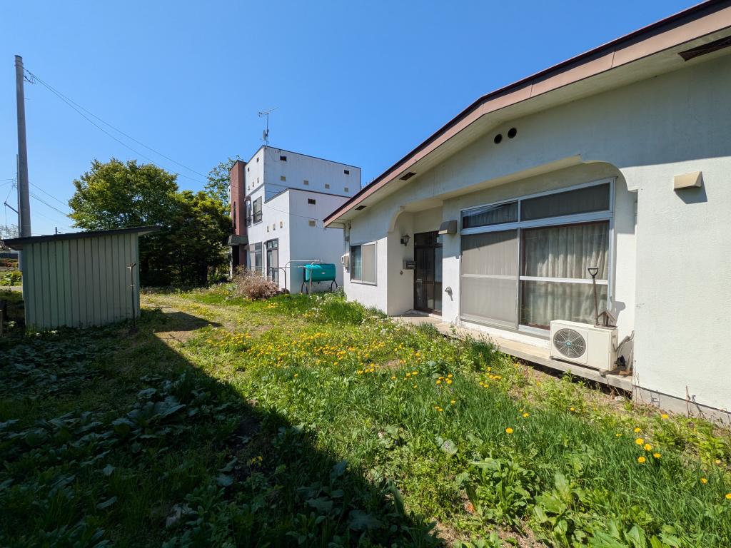 帯広市依田町29番1｜売土地216坪｜建築条件なし・解体後更地渡し 内観
