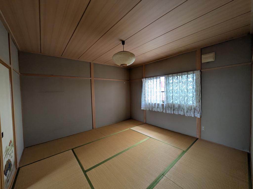 帯広市西20条南3丁目13番地11（住居表示4-8）｜9LDK地下室付き大型住宅 内観