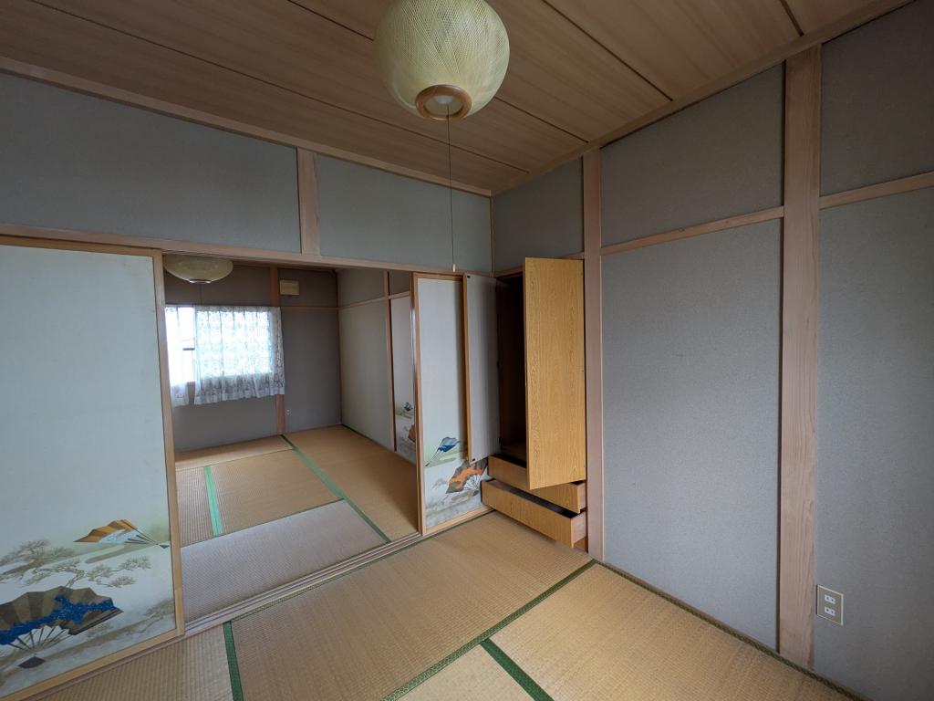 帯広市西20条南3丁目13番地11（住居表示4-8）｜9LDK地下室付き大型住宅 内観