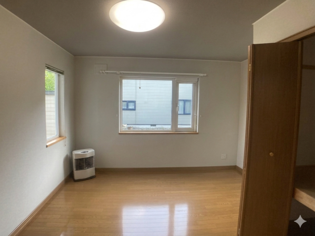 芽室町本通南８丁目【芽室町の４ＬＤＫの中古住宅登場！】  内観