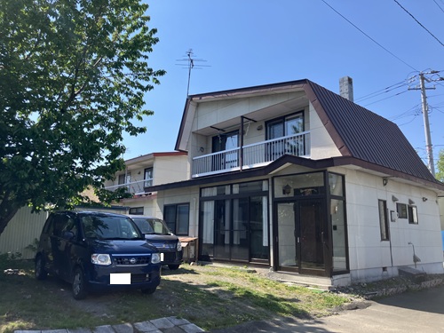 帯広市西１８条北２丁目　北東角地　中古住宅