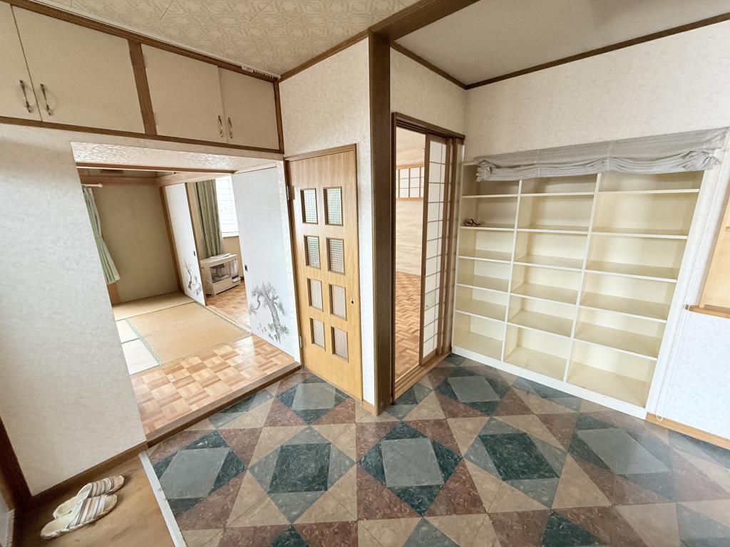 帯広市西18条南4丁目の店舗付き中古住宅 内観