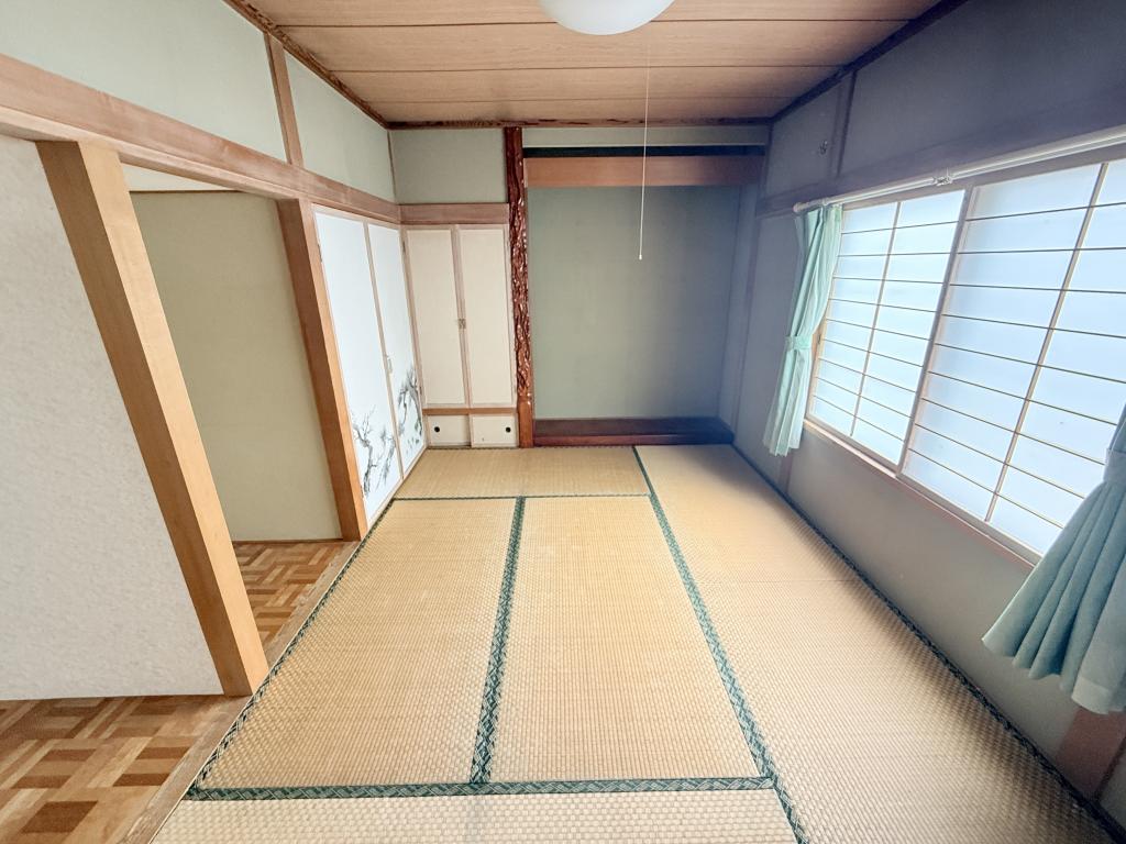 帯広市西18条南4丁目の店舗付き中古住宅 内観