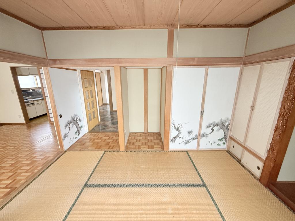 帯広市西18条南4丁目の店舗付き中古住宅 内観