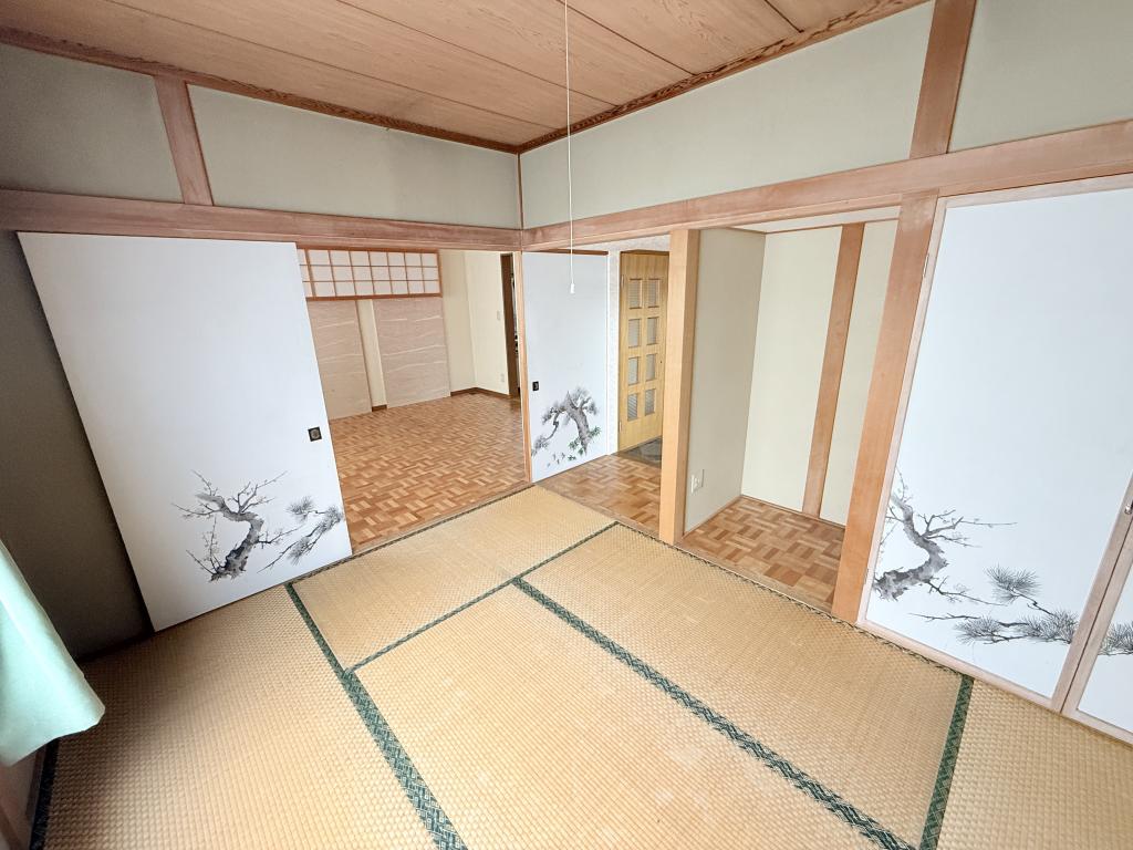 帯広市西18条南4丁目の店舗付き中古住宅 内観