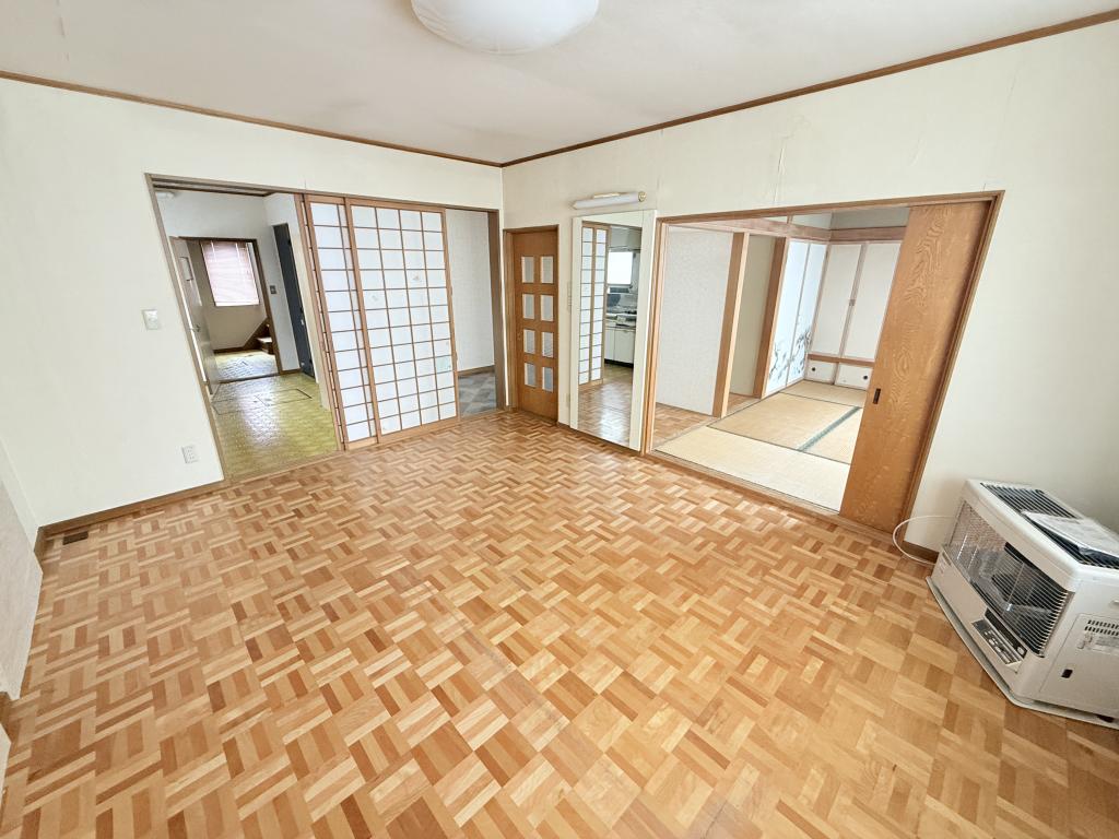 帯広市西18条南4丁目の店舗付き中古住宅 内観