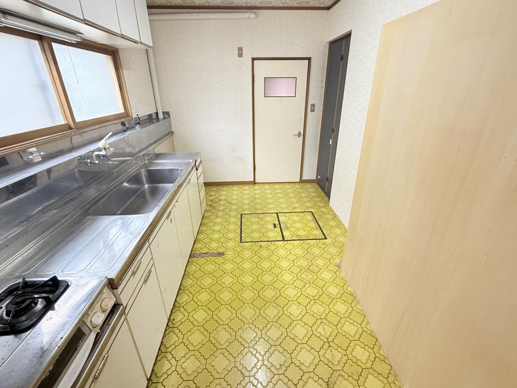 帯広市西18条南4丁目の店舗付き中古住宅 内観