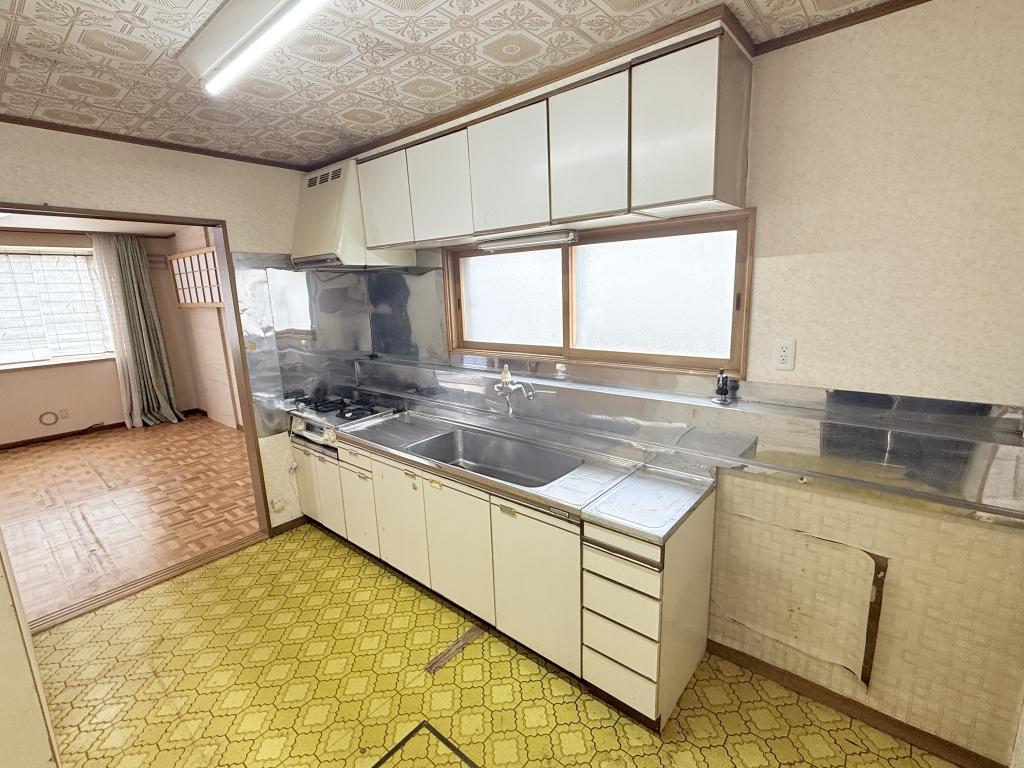 帯広市西18条南4丁目の店舗付き中古住宅 内観