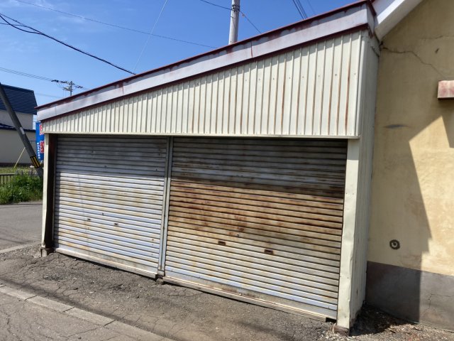 西１６条北２丁目【南西角地！リフォーム向き中古物件！】 内観