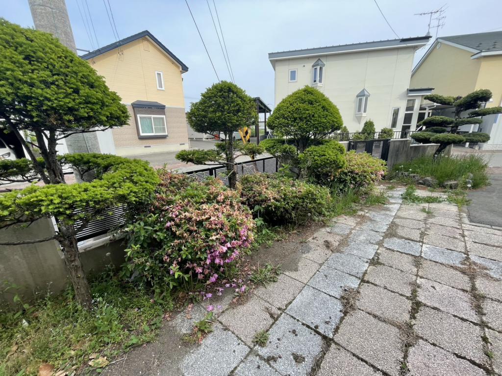 ♪南・北・東三方角地♪西１０南３２＿中古住宅 内観