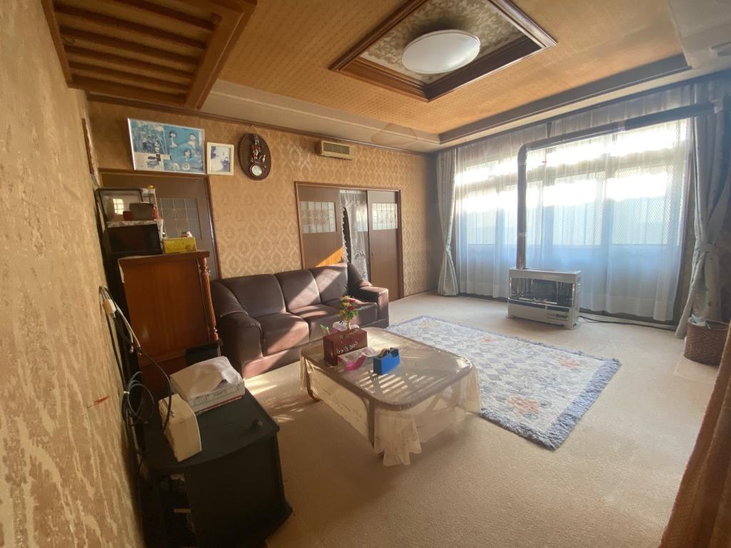 【売戸建】　広尾町⻄２条５丁目　リフォーム用住宅 内観