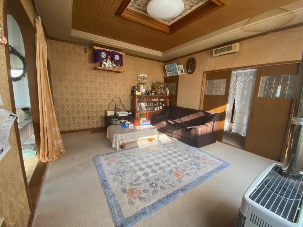 【売戸建】　広尾町⻄２条５丁目　リフォーム用住宅 内観