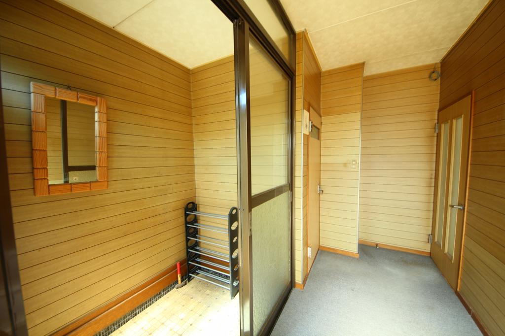 西16条北2丁目　中古住宅（現状渡し） 内観