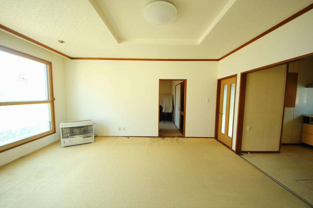 西16条北2丁目　中古住宅（現状渡し） 内観