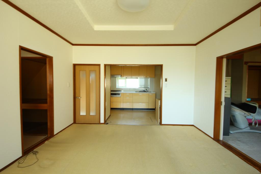 西16条北2丁目　中古住宅（現状渡し） 内観