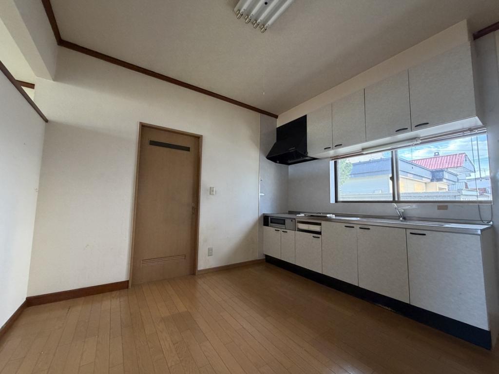【西９北３】土地約100坪！リフォーム・DIYに最適な「地下室付き」広々平屋住宅！ 内観