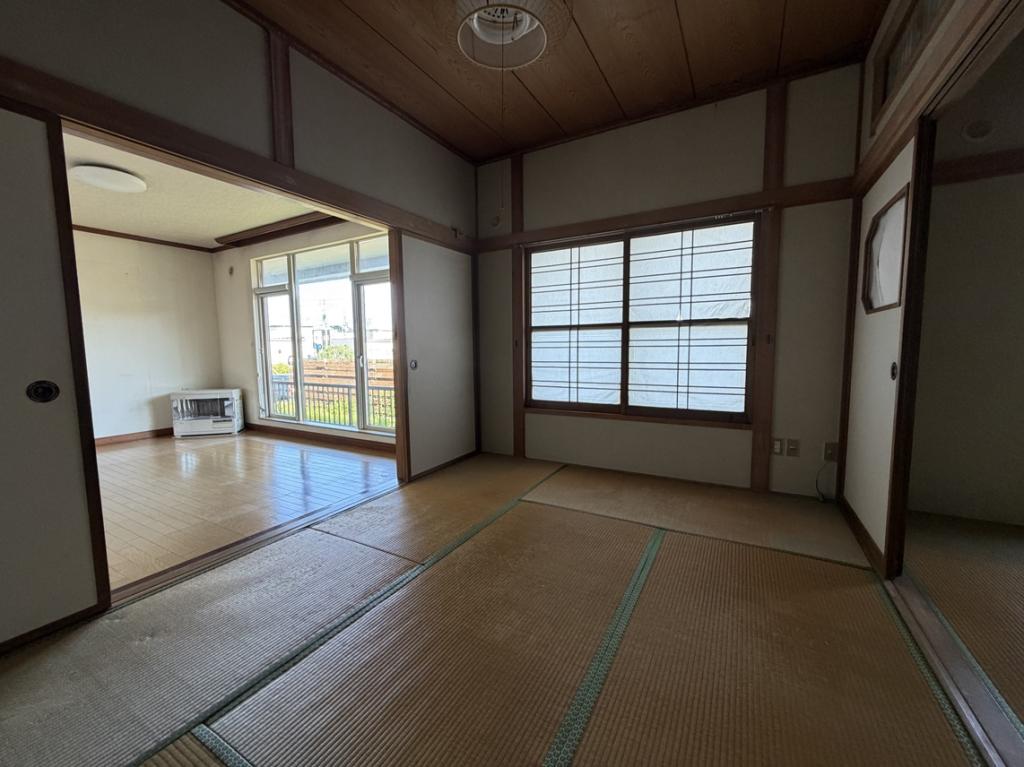 【西９北３】土地約100坪！リフォーム・DIYに最適な「地下室付き」広々平屋住宅！ 内観