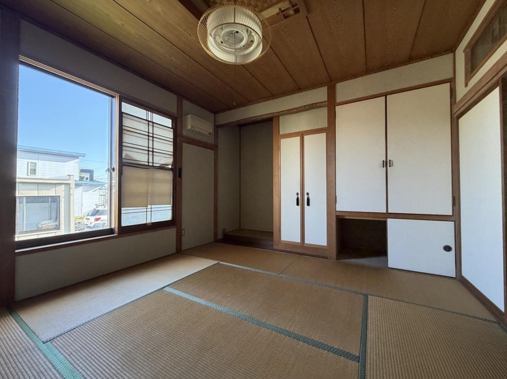 【西９北３】土地約100坪！リフォーム・DIYに最適な「地下室付き」広々平屋住宅！ 内観