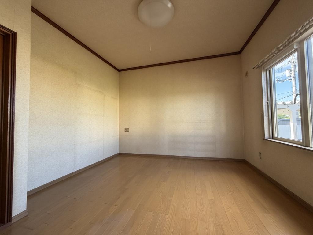 【西９北３】土地約100坪！リフォーム・DIYに最適な「地下室付き」広々平屋住宅！ 内観