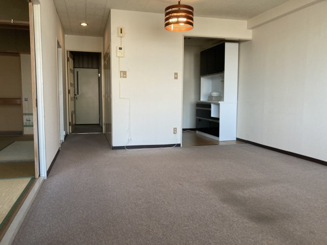 西９条南１２丁目 八条コーポ３０６号室【お手頃価格の３ＬＤＫ分譲マンション！】 内観