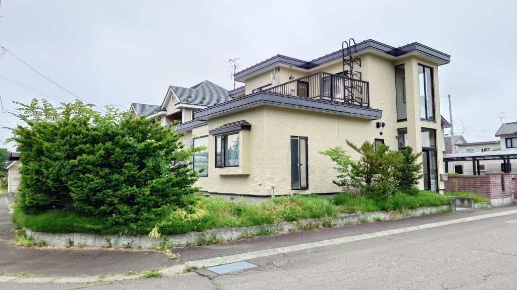 札内暁町　南東角地！　カーポート付！