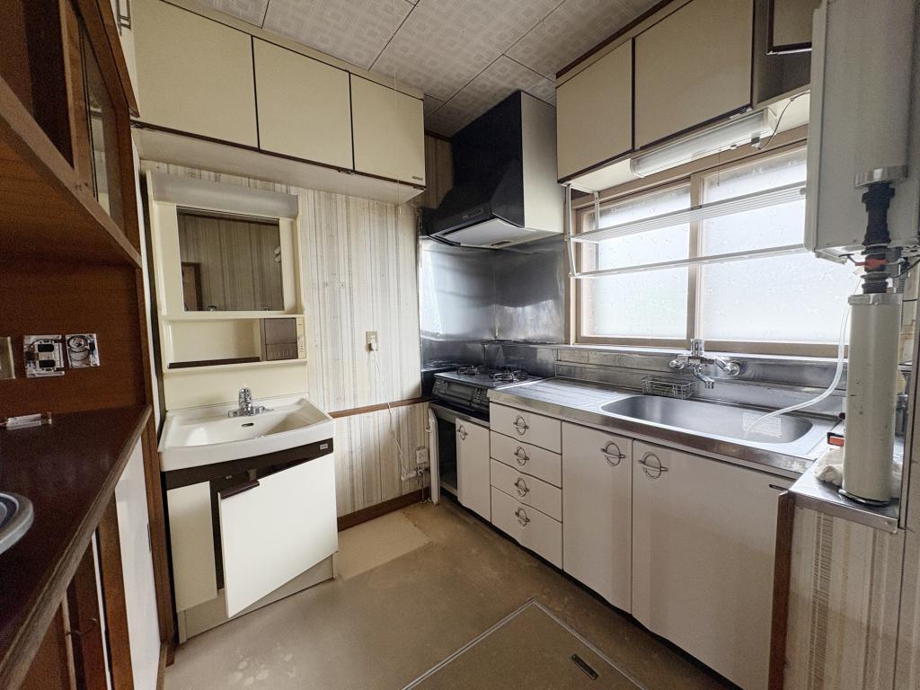 【6LDK】西9南26 中古住宅 内観