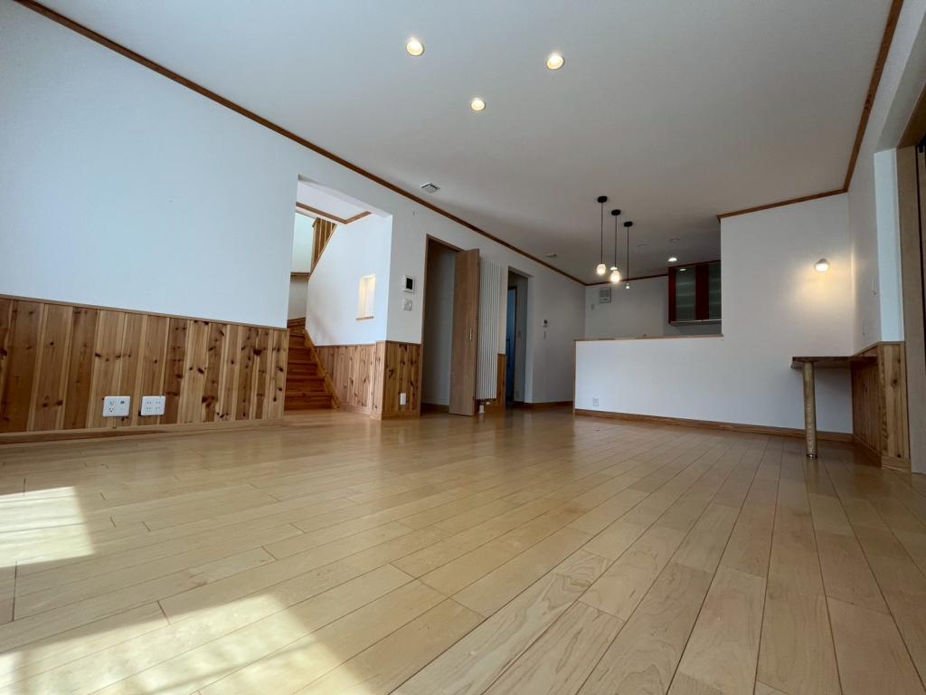 【中古住宅】　新得町西3条7丁目　土地約130坪　駐車5台以上可能 内観