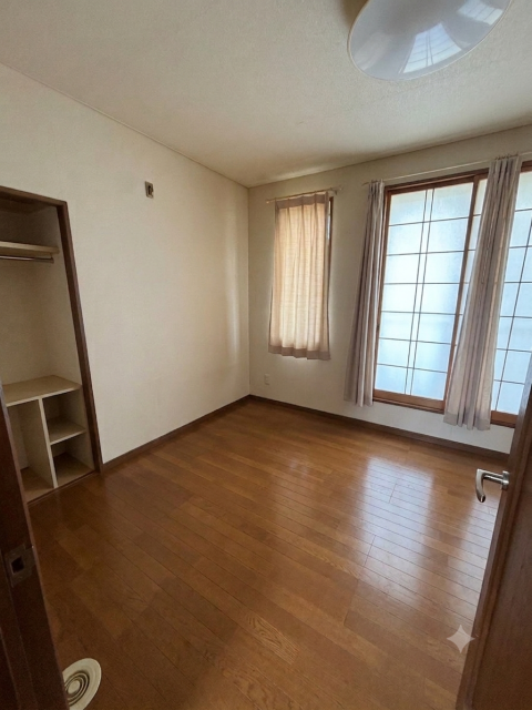 西２３条南４丁目　※商談中【西エリアに４ＬＤＫの中古住宅登場！】  内観