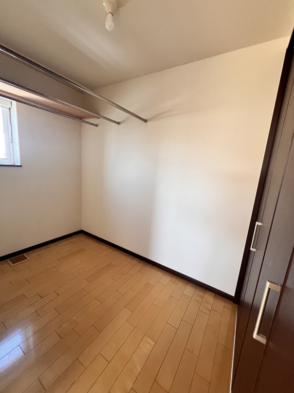 豊成小学校区域　中古住宅　4LDK 内観