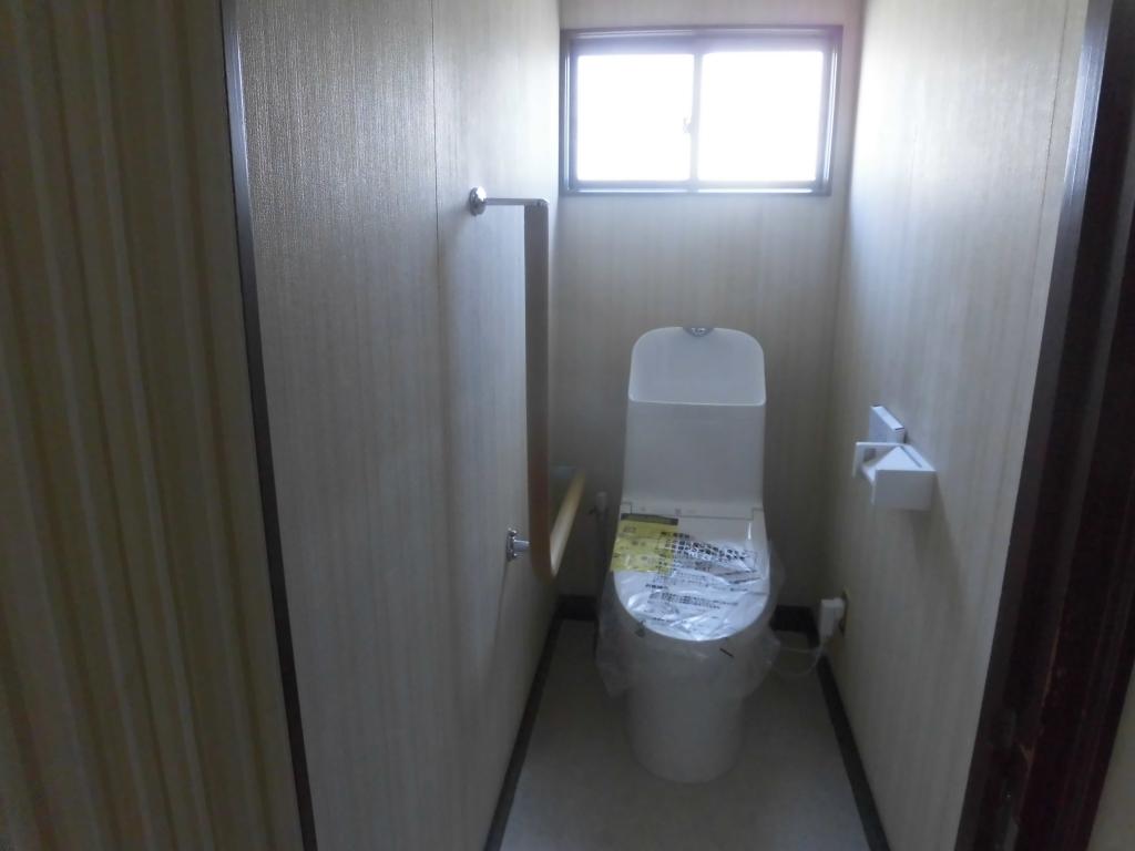 帯広市西十八条南32丁目1番地20（北西角地）【売中古住宅２階建（旧耐震基準）：4LDK】 内観