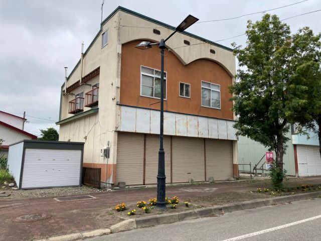 池田町字大通５丁目【敷地約１０１坪の店舗付住宅登場！】 内観